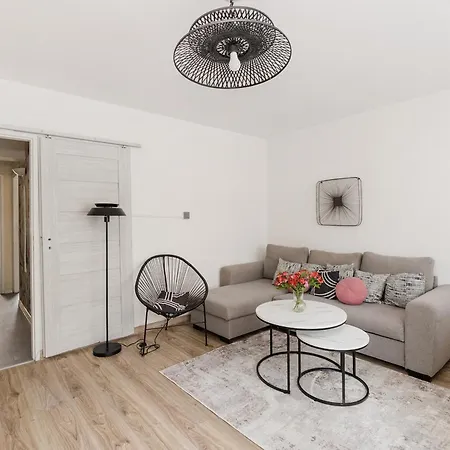 Shortstaypoland Jasna B199 *